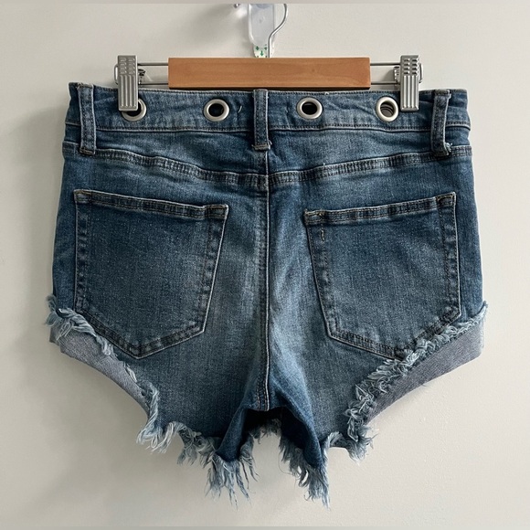Altar'd State Blue Frayed Jean Shorts Women’s Size:26 - Picture 7 of 12